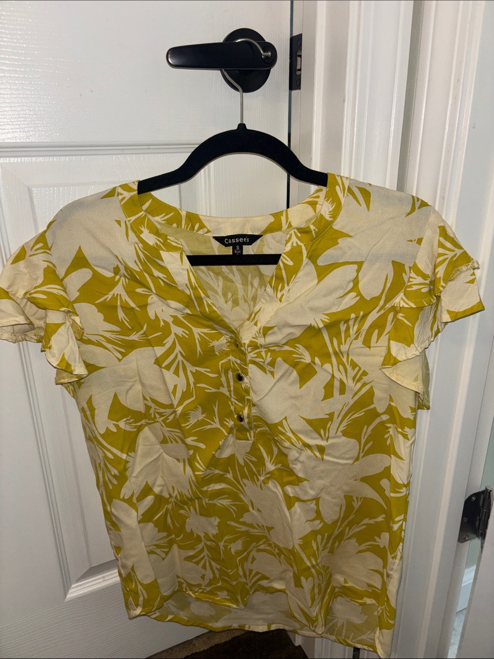 Cassess Yellow Floral Ruffle Sleeve Blouse